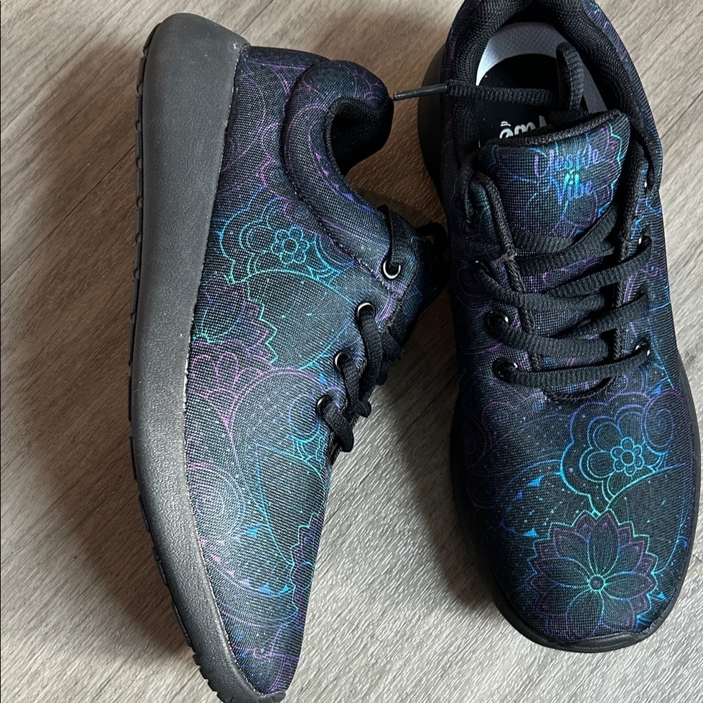 Yes We Vibe Women's Black Athletic Shoes - Picture 4 of 10